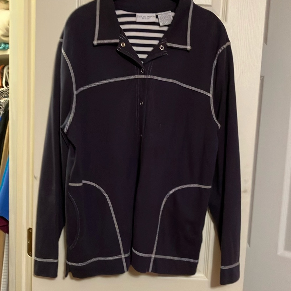 Lightweight sport jacket.